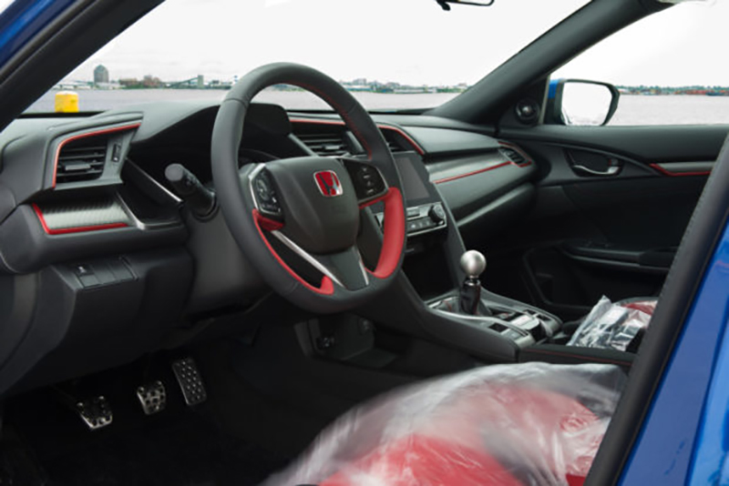 Illustration for article titled The First-Ever Honda Civic Type R In The U.S. Is Up For Grabs